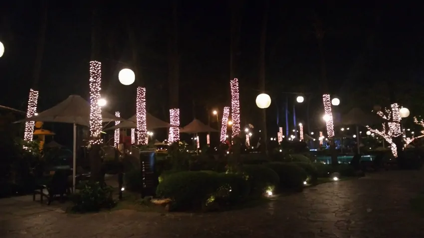 Sofitel Manila - Gardens highlighted by night